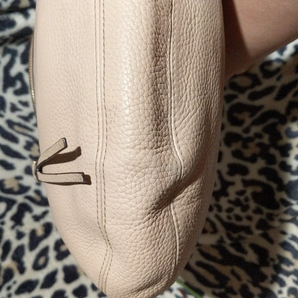 Michael Kors Rhea medium messenger handbag - Picture 5 of 16